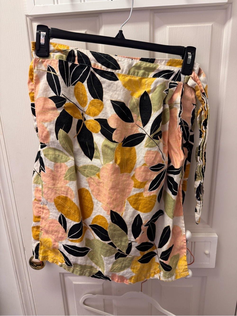 Rachel Zoe 100% linen floral side tie skirt size large